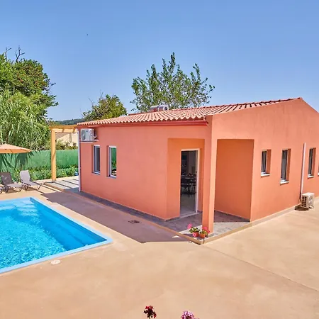 Drastis Escape Villas, By Estia Peroulades (Corfu)